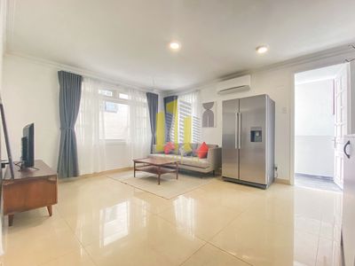 Rent a house full of furniture. Six rooms cost 83 million in or open an office.