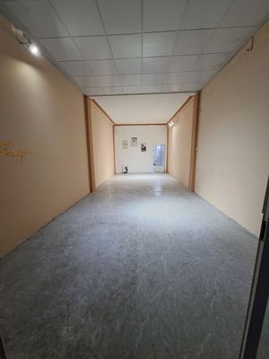 11th and 4 x 20, 3rd floor bedroom 3 toilets