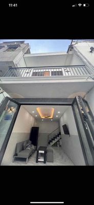 To rent the entire house full of furniture. Two bedrooms. Lê Lai-7-3Z0 toilets.