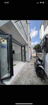 To rent the entire house full of furniture. Two bedrooms. Lê Lai-7-3Z0 toilets.