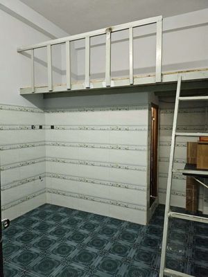 Cool room, high-end neighborhood, low-cost.