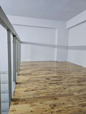 Cool room, high-end neighborhood, low-cost.