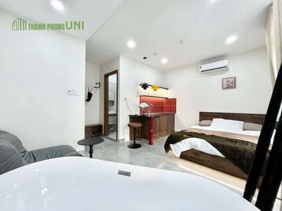 New balcony studio, beautiful new window at the Bình Thạnh center.