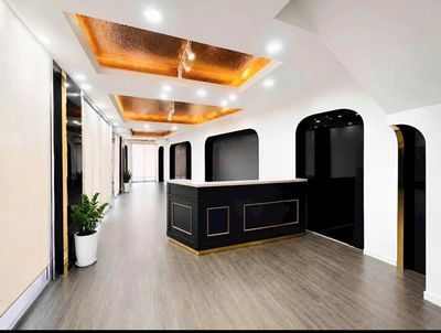 MM Nguyễn Văn Cừ -15 M - mid-trant rise: & danger, District 1-for hire