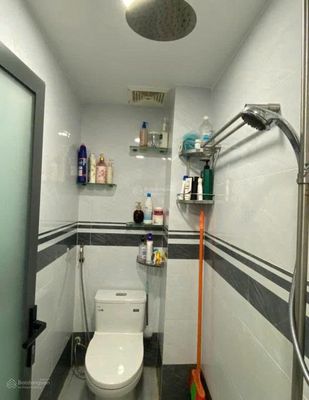 Rent apartment C/C 47–57 Nguyễn Thái Bình, District 1 area 30 meters per bedroom: Seven million.