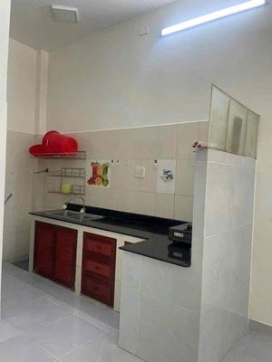 Ni Sư Huỳnh Liên car renter.