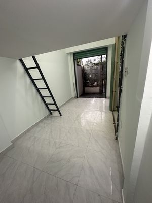 Long rented room & with front yard (short, safe, clean)
