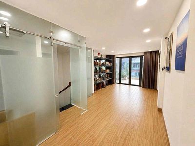 Super cheap, garden house, three stories, full-class furniture, four bedrooms, 18 million.