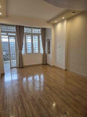 Rent 4 x 20 meters. 3 Corners 2 Front Thới An (nend school)