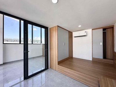 Rent a good balcony studio-- T9/2026.