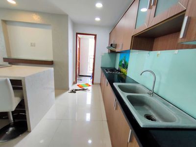 Rent a room in a high-end apartment.