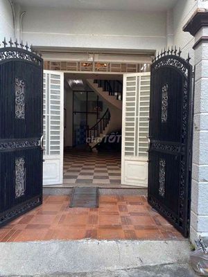 Four bedrooms- 17 million-Hoàng Hoa Thám bedrooms.