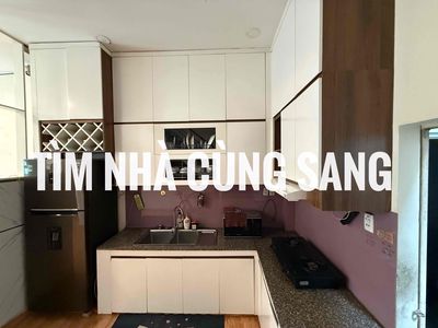 Rent the apartment across 11 meters, full interior, alley cars next to the city's blessing.