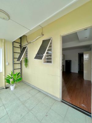 There's only one service apartment -- a 5-million-Nguyễn Văn Khối-Gò Vấp balcony studio.