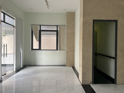Rent office ten x 20 Him Lam County Channel 7