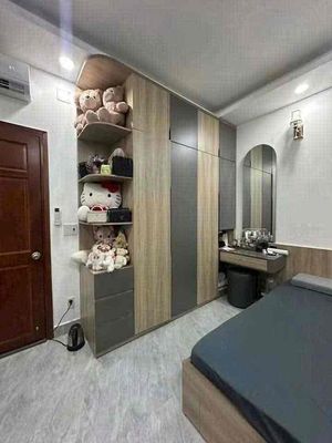 To rent the house to the station: 4 x 15, 3rd floor, 13 million