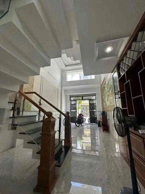 To rent the house to the station: 4 x 15, 3rd floor, 13 million