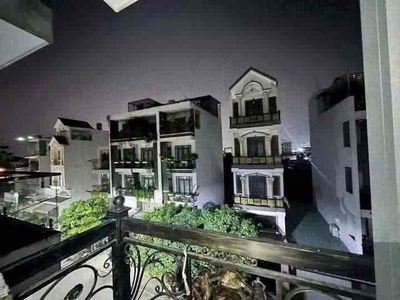 To rent the house to the station: 4 x 15, 3rd floor, 13 million