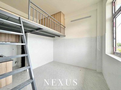 Open the window room right now, etown cộng hoà.
