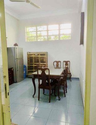 Phú Nhuận, 15 million, 1 M 2 L roof 4 P. Sleep at night and go to work. Okay.