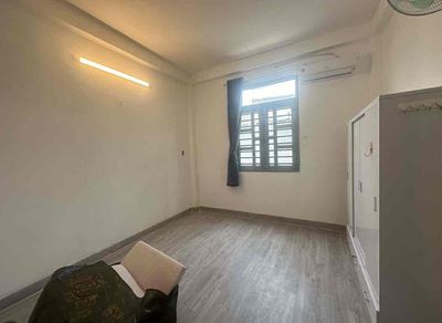 Nice new room.