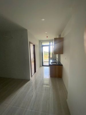 Rent a bedroom. A toilet. Six million. Cầu vượt Linh Xuân.