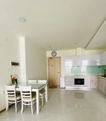 The Plaza-Admiral Street Kit, apartment 3 p sleeps, interior, for 15 million a month.