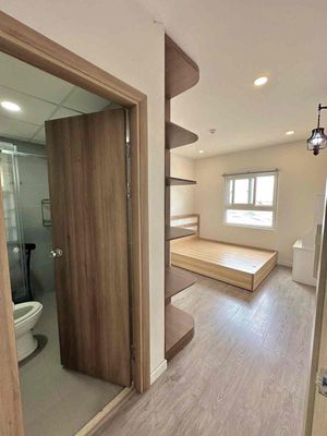 Two bedrooms, two toilets, Brain Chen, District 2, Central Security Department.