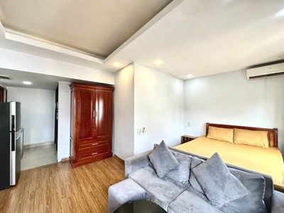 The high-end apartment is right near the University of Tescence.