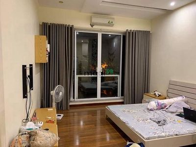 The room near the great literature room, full interior, now free.