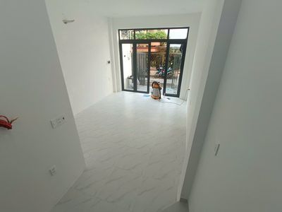 Let's rent out the original house.
