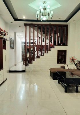 Need to rent 42/3 A Hoàng Hoa Thám-7.Zq1