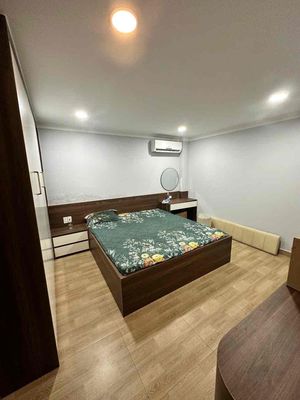 Rent the apartment. Two bedrooms with elevators.