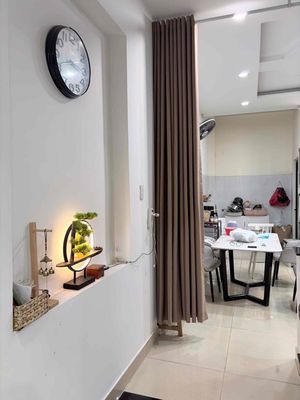 Rent a Số 7 alley house, Thủ Đức car parked door