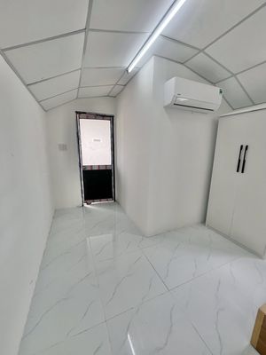 Rent floor room 305- Full Seven.