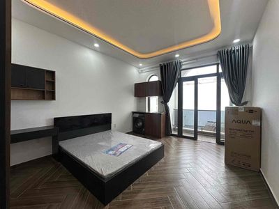 New high-end service apartment, balcony, mgr, full interior is located in the sixth district.