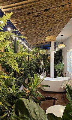 One bedroom in the Gardens, the Chill Bath near Wong Sa, the Lê Văn Sỹ Bridge