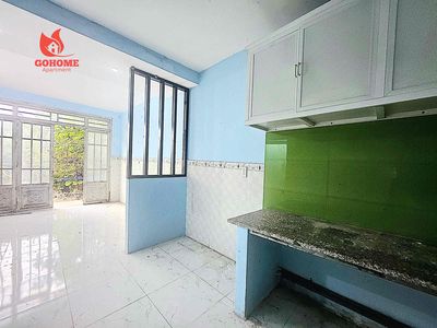 First floor, first floor. Two bedrooms near the university.