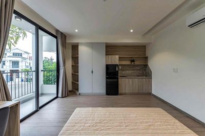 Studio Full Seven Houses, Lạc Long Quân - Europe