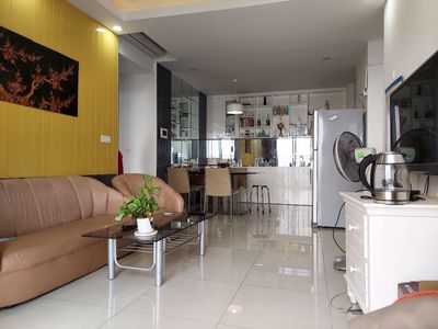 Rent Newton two bedrooms, three bedrooms, Full interior, Check in now