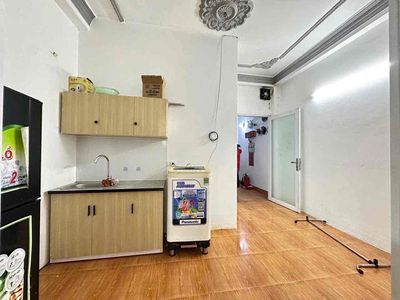 30 Septembers empty 2 bedrooms full of furniture right near the celestial wheel