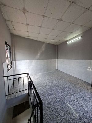 Let's rent out a room, let's clean it up.