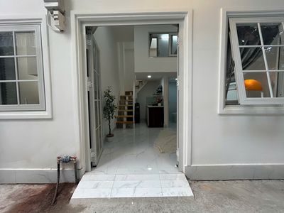 It's like two bedrooms, two bathrooms. Small security alley quiet. Near kcx ufm