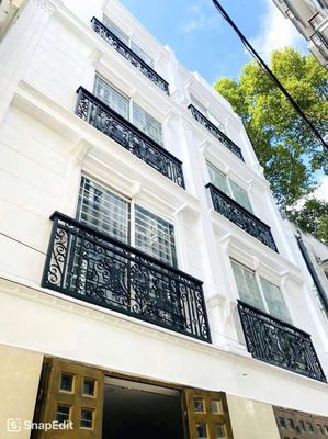 The 330 Lê Hồng Phong alley, District 10 Area: 5x7 meters Structure: 3rd floor 3 bedroom 4 toilets