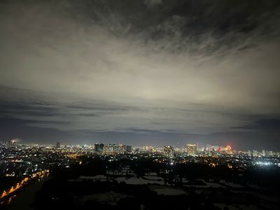 Rent the Conic Riverside apartment, one bedroom1 W, in place