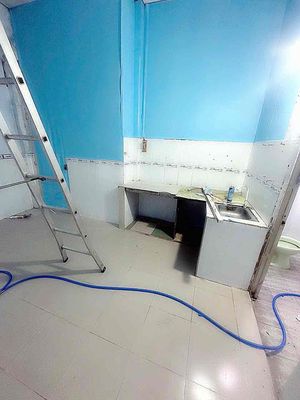 It's the owner who rents a four-by-four-by-four-four-pack building clean.