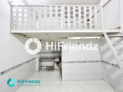 The elevator service apartment, secure immediately.