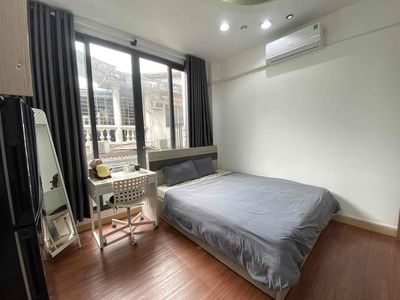 Rent room for Third District, near 1st District.