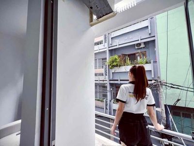 Rent a balcony bedroom 50 M2 wide in eight districts.