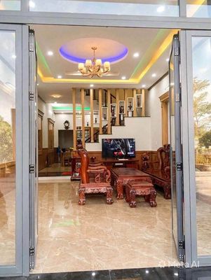 Rent three bedrooms. Knuc VinCom.